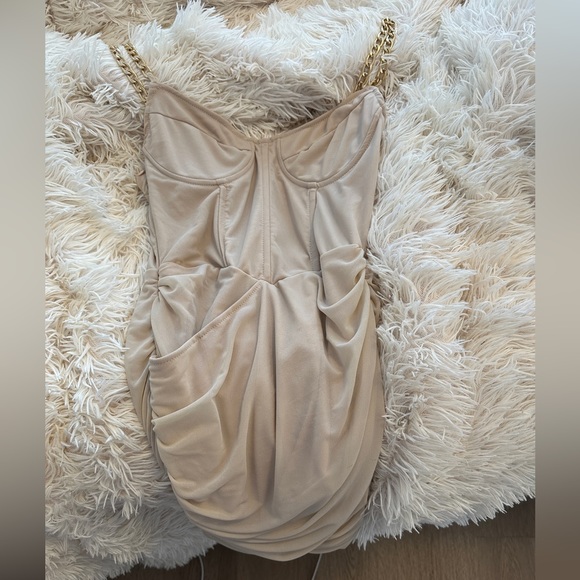 BNWT never worn pretty little thing dress UK 8 - Picture 5 of 6